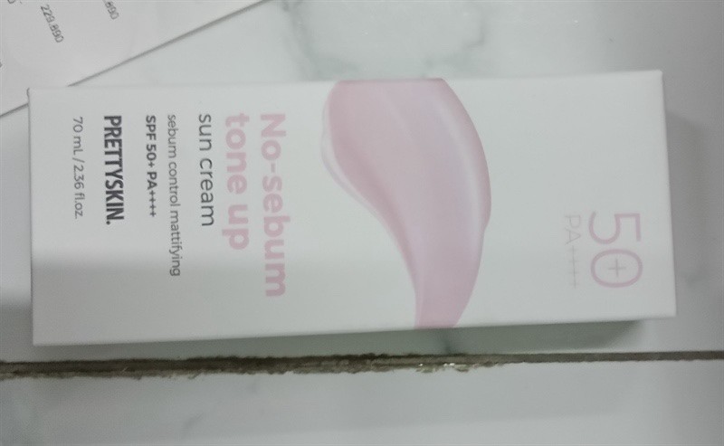 Kém chống nắng PRETTYSKIN DA DẦU